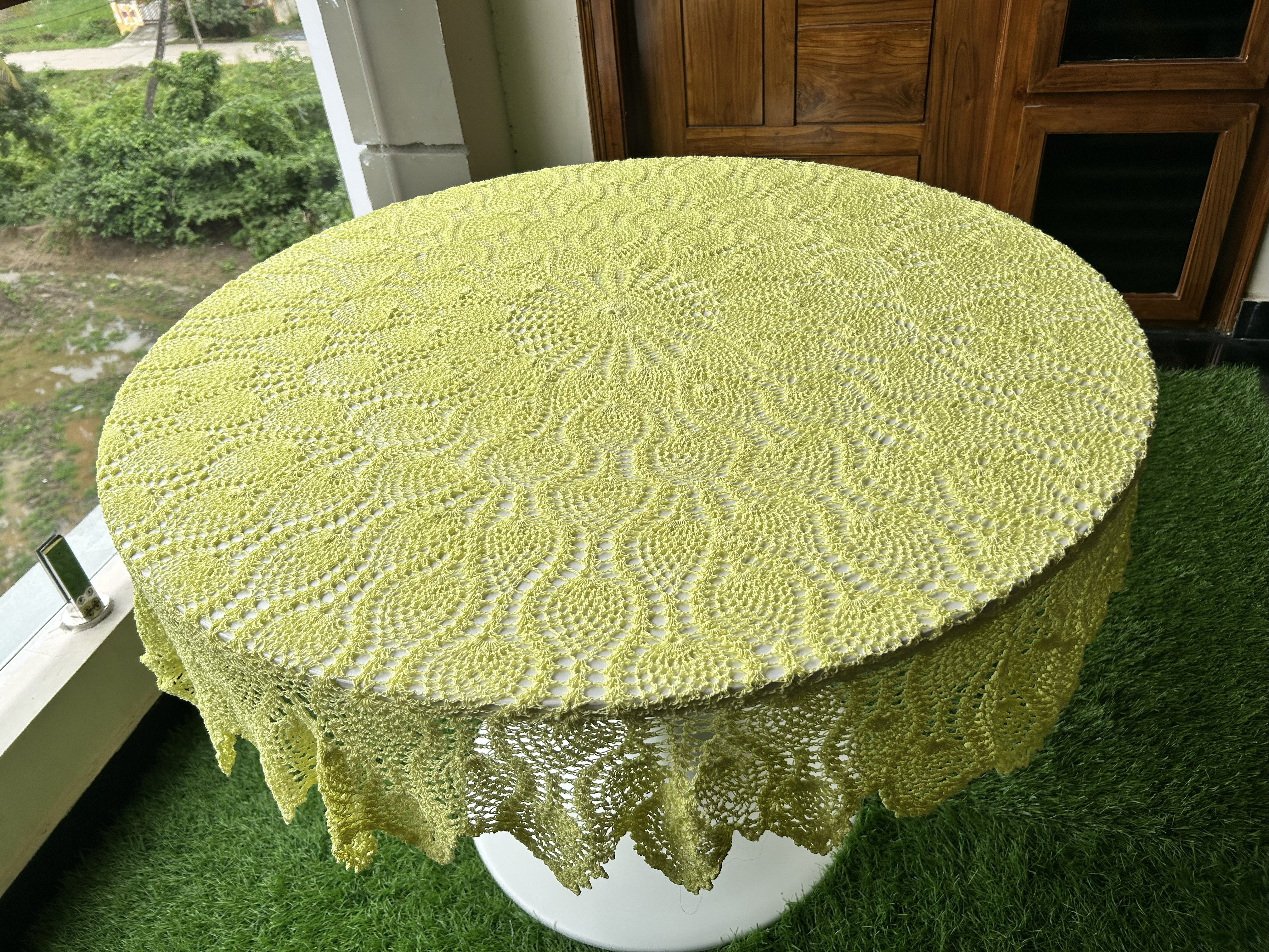 Round Crochet Tabletops - Lemmon Yellow