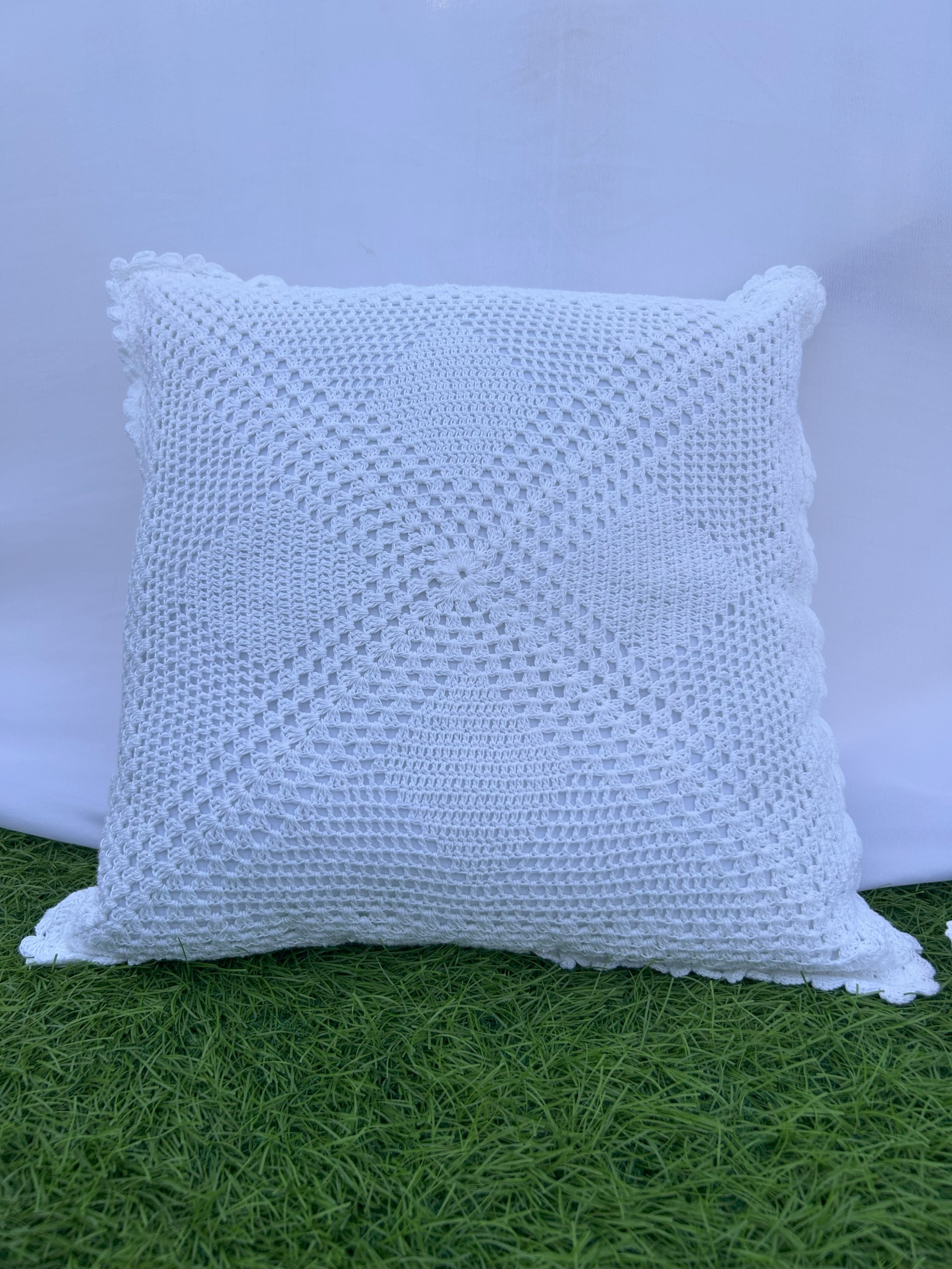4 Diamond Crochet Cushion Cover – White – 16×16