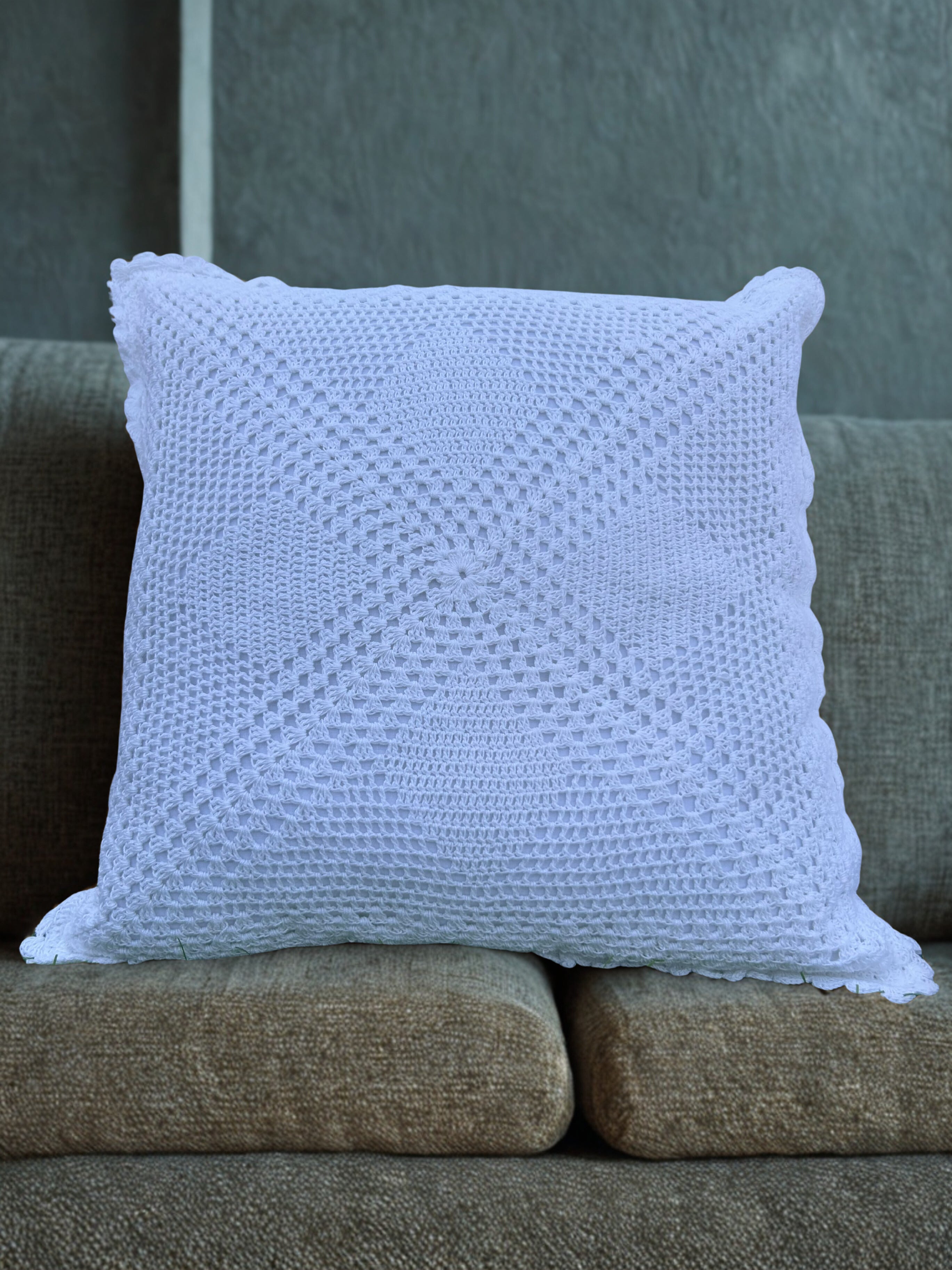 4 Diamond Crochet Cushion Cover – White – 16×16
